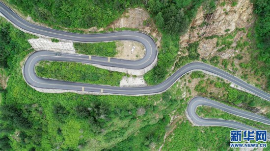 (經(jīng)濟(jì))(1)西藏立體交通網(wǎng)絡(luò)展新顏