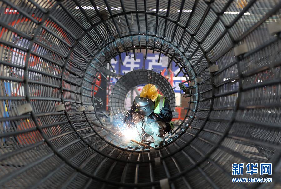 (中國經(jīng)濟(jì)新觀察·圖文互動)(3)重大投資項(xiàng)目開復(fù)工提速 吹響中國經(jīng)濟(jì)復(fù)蘇“沖鋒號”