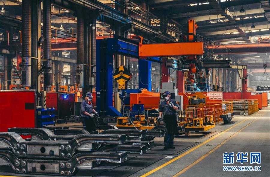 （在習(xí)近平新時(shí)代中國(guó)特色社會(huì)主義思想指引下——新時(shí)代新作為新篇章·習(xí)近平總書(shū)記關(guān)切事·圖文互動(dòng)）（6）汗水的味道——記錄奮戰(zhàn)在復(fù)工復(fù)產(chǎn)一線(xiàn)的勞動(dòng)者