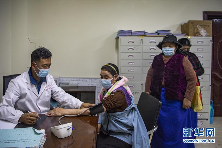 （新華全媒頭條·走向我們的小康生活·圖文互動(dòng)）（6）扎西德勒，我們的新家園——西藏易地扶貧搬遷搬出幸福美好新生活