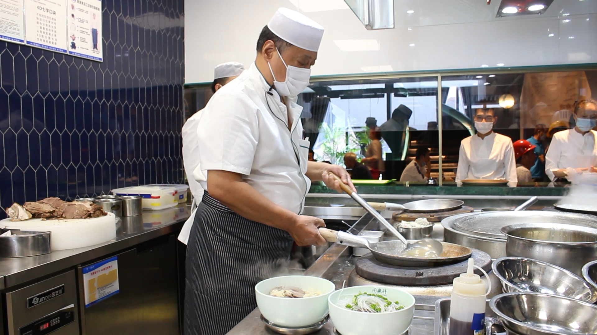 【陜菜大師和他們的拿手菜】烏平：“知足者常樂，食客愛吃我做的牛羊肉泡饃，就是我最大的滿足”_fororder_圖片7